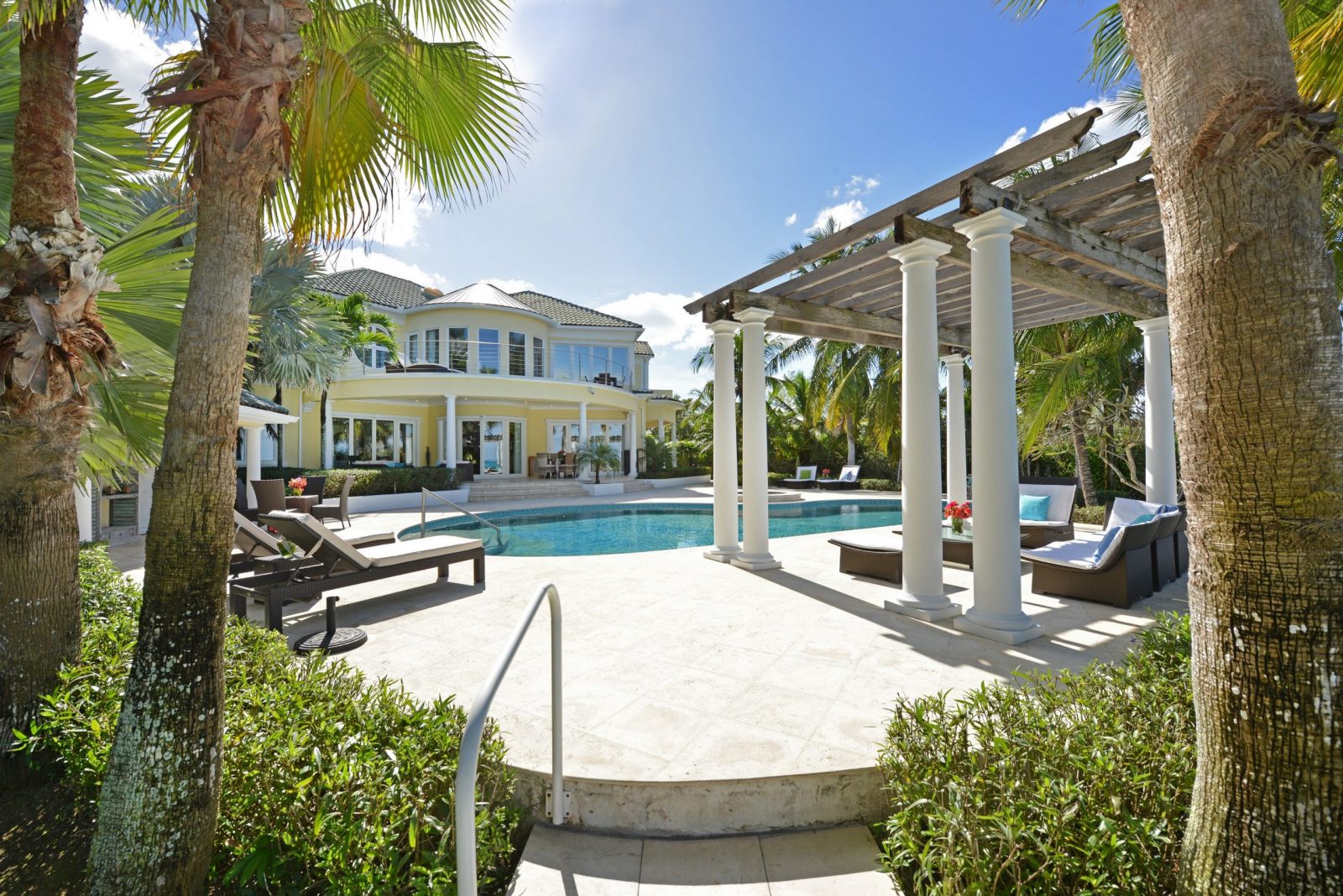 Shania Twain's Bahamas Retreat